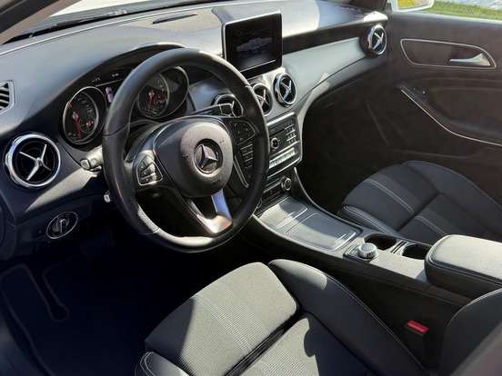 MERCEDES-BENZ-GLA 200-1.6 CGI FLEX ADVANCE 7G-DCT MERCEDES-BENZ-GLA 200-2019