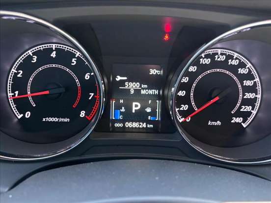 MITSUBISHI-OUTLANDER-2021