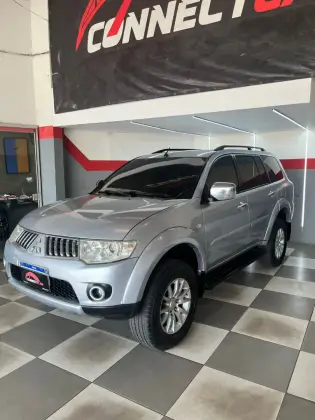 MITSUBISHI PAJERO 2.5 HD 4X4 8V TURBO INTERCOOLER DIESEL 4P MANUAL MITSUBISHI PAJERO 2.5 HD 4X4 8V TURBO INTERCOOLER DIESEL 4P MANUAL