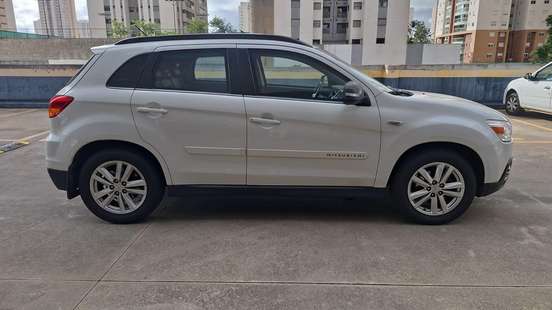 MITSUBISHI-ASX-2011