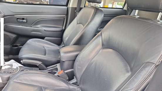 MITSUBISHI-ASX-2011