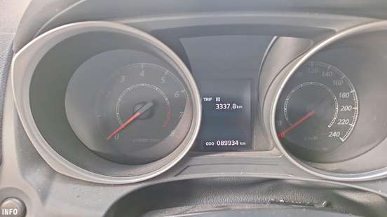 MITSUBISHI-ASX-2011