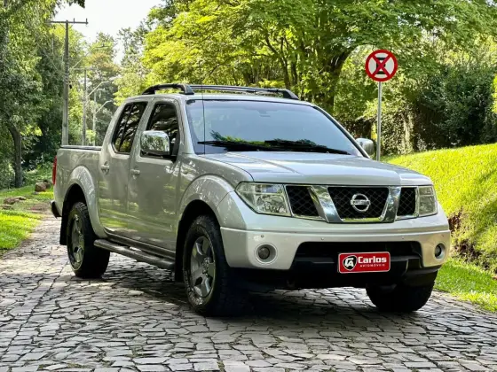 NISSAN FRONTIER 2.5 LE 4X4 CD TURBO ELETRONIC DIESEL 4P AUTOMÁTICO