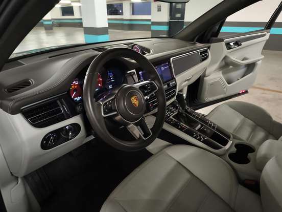 PORSCHE-MACAN-2021