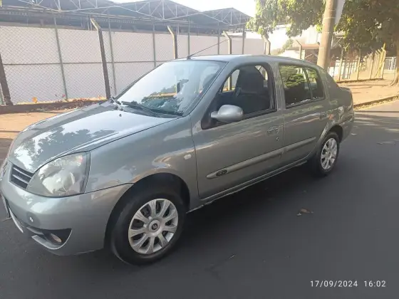 RENAULT CLIO 1.6 EXPRESSION 16V FLEX 4P MANUAL