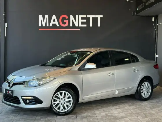 RENAULT FLUENCE 2.0 DYNAMIQUE PLUS 16V FLEX 4P AUTOMÁTICO RENAULT FLUENCE 2.0 DYNAMIQUE PLUS 16V FLEX 4P AUTOMÁTICO