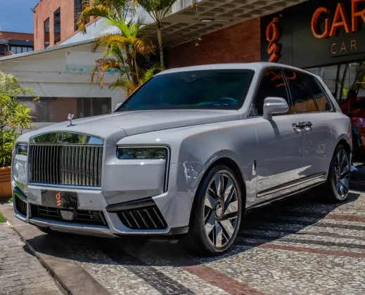 ROLLS-ROYCE CULLINAN 6.7 V12 TURBO GASOLINA AUTOMÁTICO ROLLS-ROYCE CULLINAN 6.7 V12 TURBO GASOLINA AUTOMÁTICO