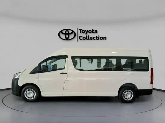 TOYOTA-HIACE-2.8 D-4D TURBO DIESEL MINIBUS 15+1 DX AUTOMÁTICO TOYOTA-HIACE-2025