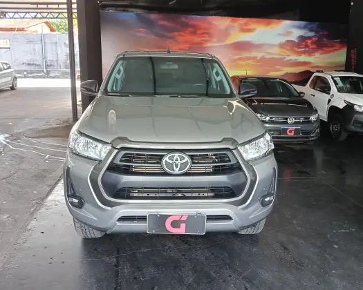 TOYOTA HILUX 2.8 D-4D TURBO DIESEL CD SR 4X4 AUTOMÁTICO