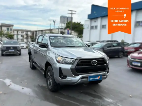 TOYOTA HILUX 2.8 D-4D TURBO DIESEL CD SR 4X4 AUTOMÁTICO