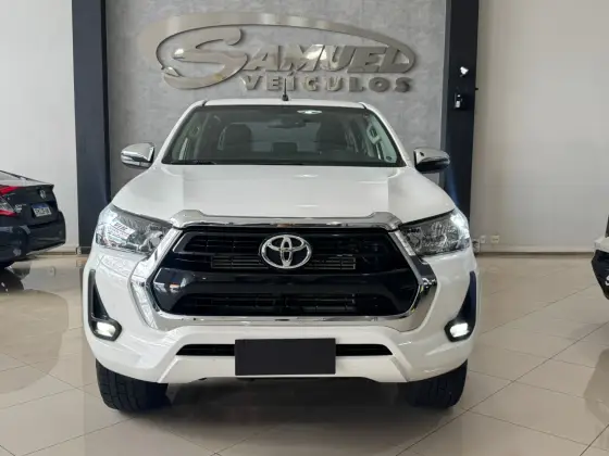 TOYOTA HILUX 2.8 D-4D TURBO DIESEL CD SRV 4X4 AUTOMÁTICO