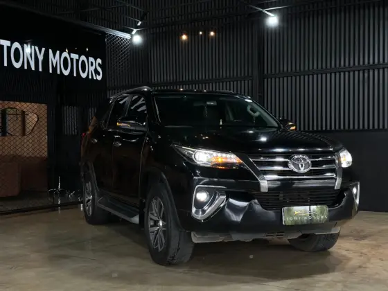 TOYOTA HILUX SW4 2.8 SRX 4X4 16V TURBO INTERCOOLER DIESEL 4P AUTOMÁTICO TOYOTA HILUX SW4 2.8 SRX 4X4 16V TURBO INTERCOOLER DIESEL 4P AUTOMÁTICO