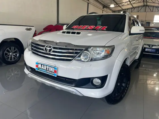 TOYOTA HILUX SW4 3.0 SRV 4X4 7 LUGARES 16V TURBO INTERCOOLER DIESEL 4P AUTOMÁTICO
