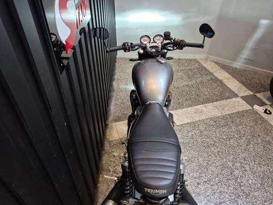 TRIUMPH-STREET TWIN-2020