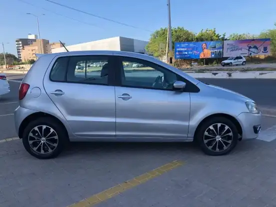 VOLKSWAGEN-FOX-2011