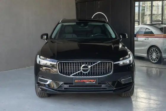 VOLVO XC60 2.0 T8 HYBRID MOMENTUM AWD GEARTRONIC