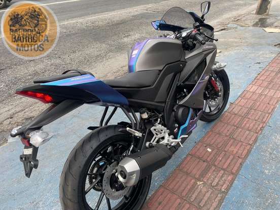 YAMAHA-YZF R15-2025