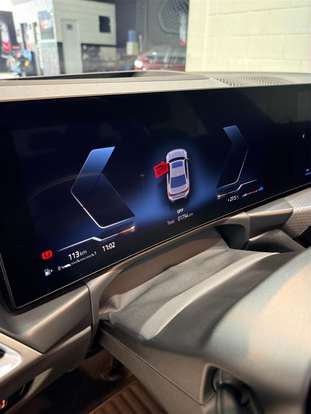 BMW-320i-2025