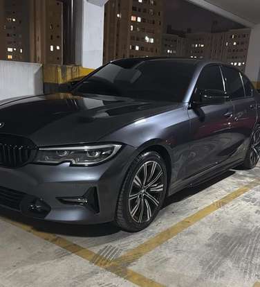 BMW-320i-2020