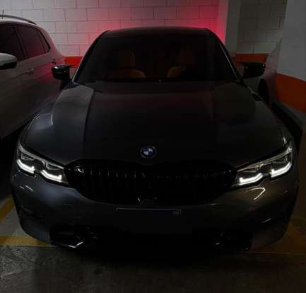 BMW-320i-2020