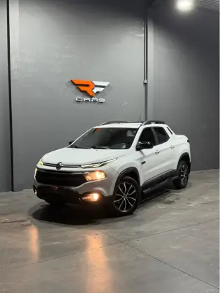 FIAT TORO 2.0 16V TURBO DIESEL ULTRA 4WD AT9 FIAT TORO 2.0 16V TURBO DIESEL ULTRA 4WD AT9