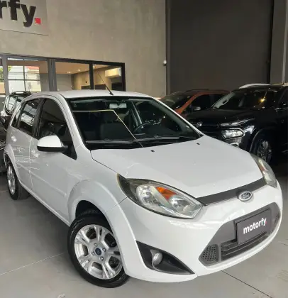 FORD FIESTA 1.6 MPI HATCH 8V FLEX 4P MANUAL FORD FIESTA 1.6 MPI HATCH 8V FLEX 4P MANUAL