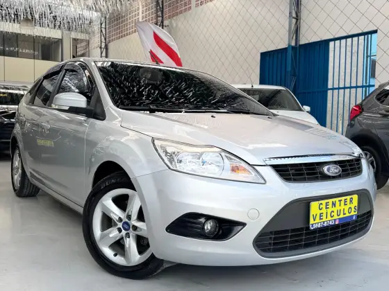 FORD FOCUS 2.0 GLX 16V FLEX 4P AUTOMÁTICO