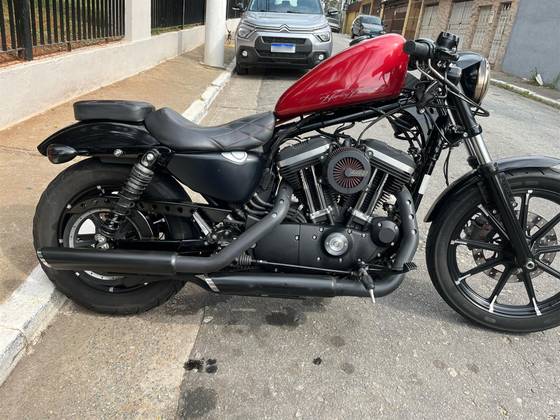 HARLEY-DAVIDSON SPORTSTER IRON 883 