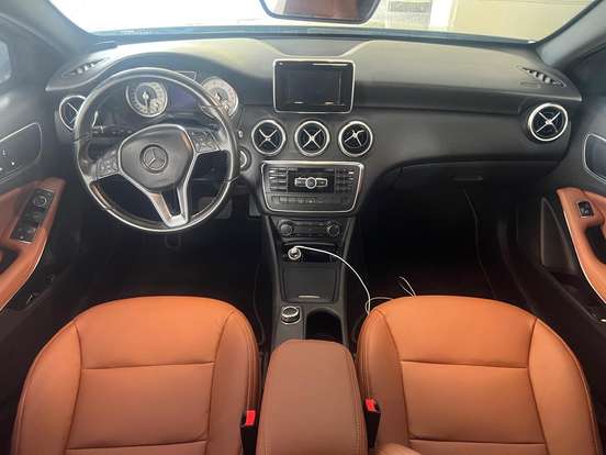 MERCEDES-BENZ-A 200-1.6 TURBO STYLE 16V GASOLINA 4P AUTOMÁTICO MERCEDES-BENZ-A 200-2014