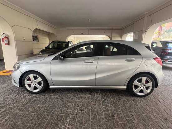 MERCEDES-BENZ-A 200-1.6 TURBO STYLE 16V GASOLINA 4P AUTOMÁTICO MERCEDES-BENZ-A 200-2014
