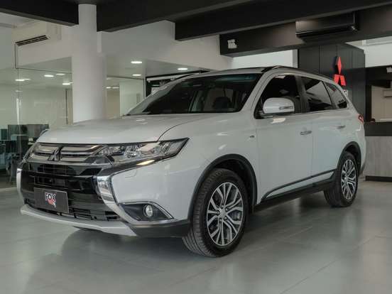MITSUBISHI-OUTLANDER-3.0 GT 4X4 V6 24V GASOLINA 4P AUTOMÁTICO MITSUBISHI-OUTLANDER-2015