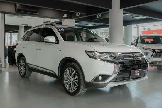 MITSUBISHI-OUTLANDER-2015