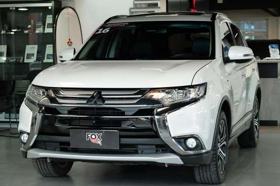MITSUBISHI-OUTLANDER-2015