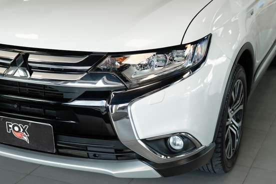 MITSUBISHI-OUTLANDER-2015