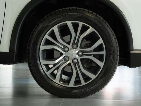 MITSUBISHI-OUTLANDER-3.0 GT 4X4 V6 24V GASOLINA 4P AUTOMÁTICO MITSUBISHI-OUTLANDER-2015