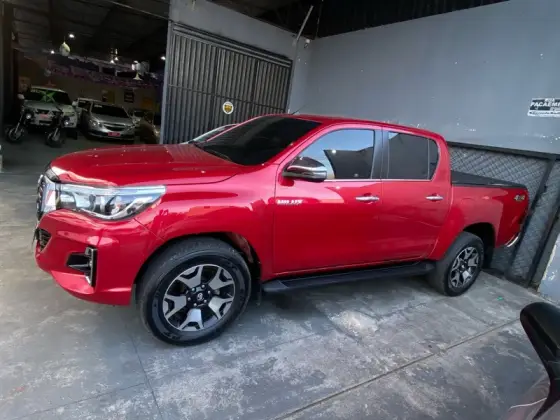 TOYOTA HILUX 2.7 SR 4X2 CD 16V FLEX 4P AUTOMÁTICO TOYOTA HILUX 2.7 SR 4X2 CD 16V FLEX 4P AUTOMÁTICO