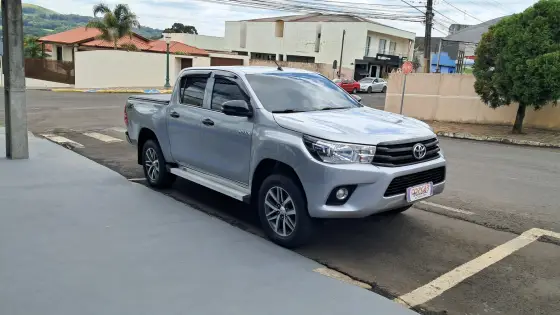 TOYOTA HILUX 2.8 POWER PACK 4X4 CD 16V DIESEL 4P MANUAL TOYOTA HILUX 2.8 POWER PACK 4X4 CD 16V DIESEL 4P MANUAL
