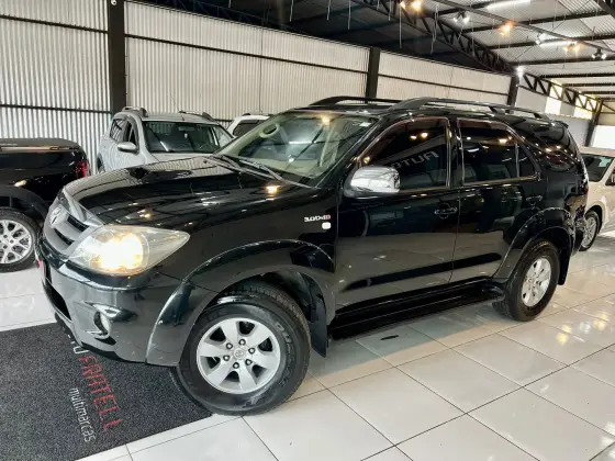 TOYOTA HILUX SW4 3.0 SRV 4X4 16V TURBO INTERCOOLER DIESEL 4P AUTOMÁTICO