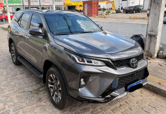 TOYOTA-HILUX SW4-2024