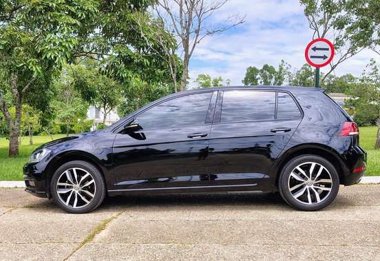 VOLKSWAGEN-GOLF-2017
