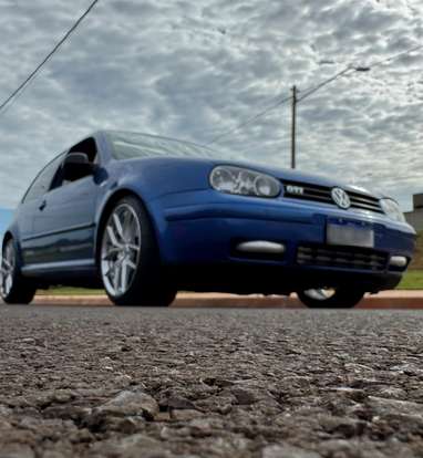 VOLKSWAGEN-GOLF-2000