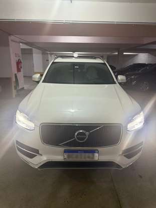 VOLVO-XC90-2018