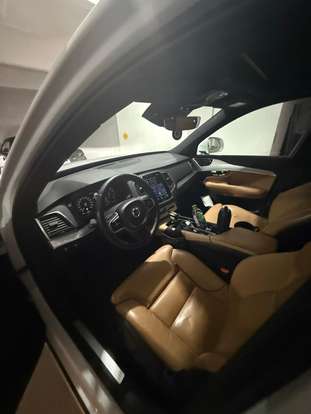VOLVO-XC90-2018