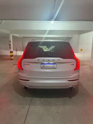 VOLVO-XC90-2018