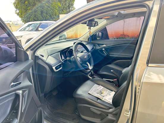 CHEVROLET-TRACKER-2024