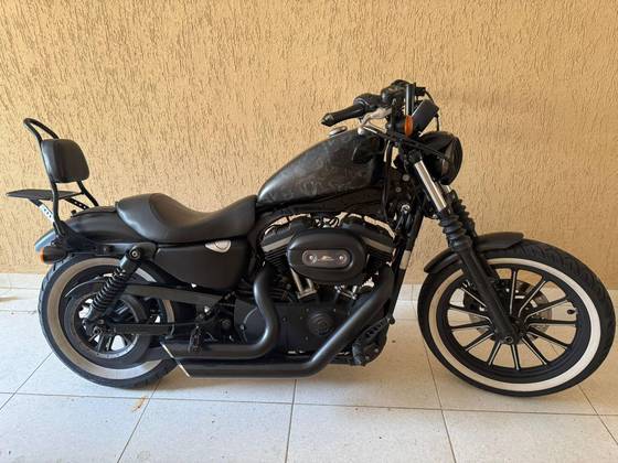 HARLEY-DAVIDSON SPORTSTER IRON 883 