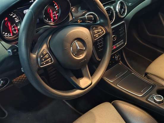 MERCEDES-BENZ-CLA 180-1.6 CGI GASOLINA 7G-DCT MERCEDES-BENZ-CLA 180-2019
