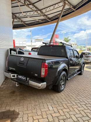 NISSAN-FRONTIER-2010