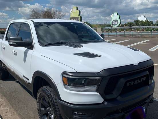 RAM-1500-5.7 V8 GASOLINA REBEL CD 4X4 AUTOMÁTICO RAM-1500-2022