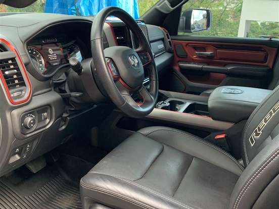 RAM-1500-5.7 V8 GASOLINA REBEL CD 4X4 AUTOMÁTICO RAM-1500-2022